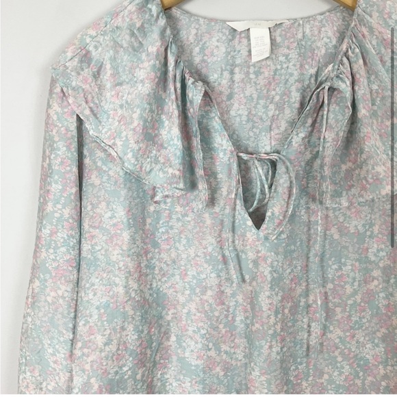 H&M Ruffle Peasant Top - Picture 2 of 2